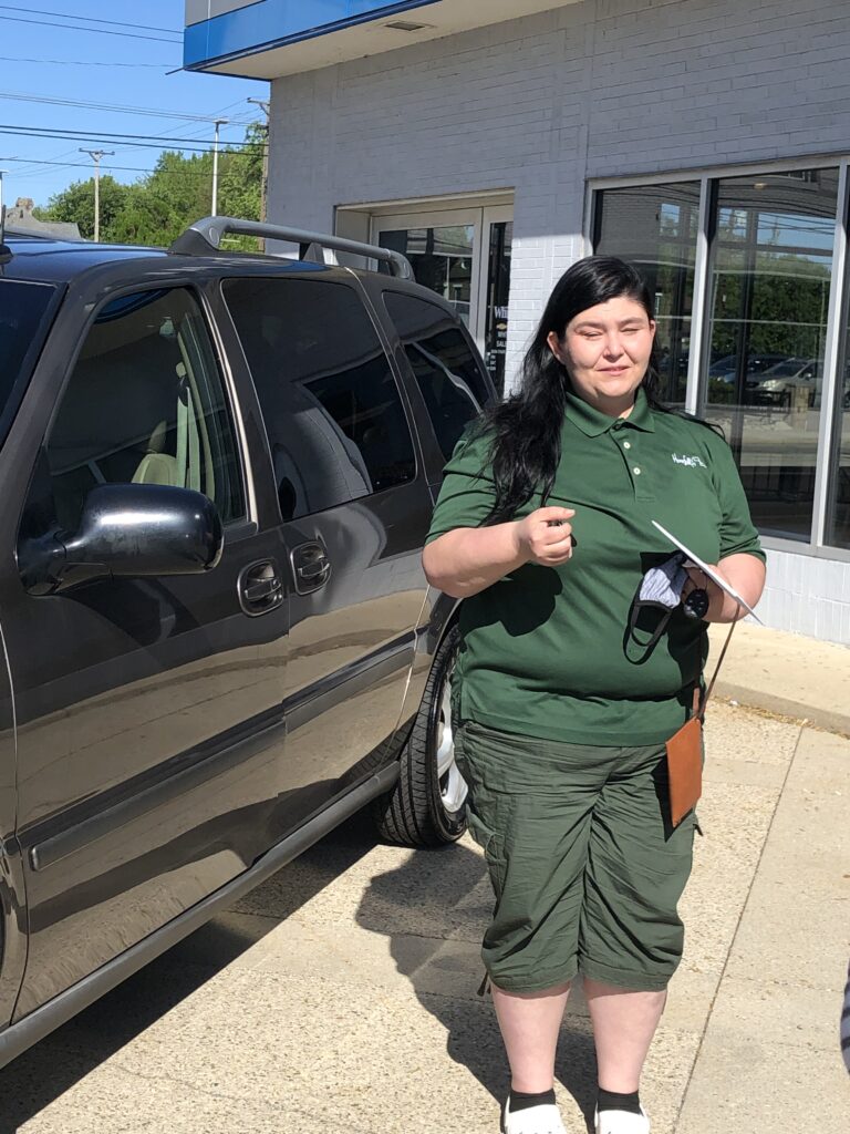 Local single mom receives van thanks to local organization, car dealership